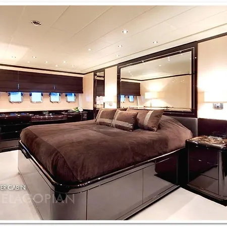 Bateau Mangusta 92 * كان