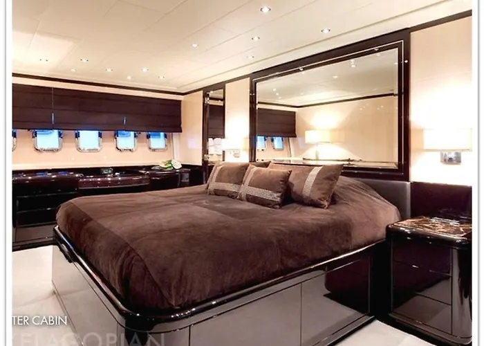Bateau Mangusta 92 * Cannes